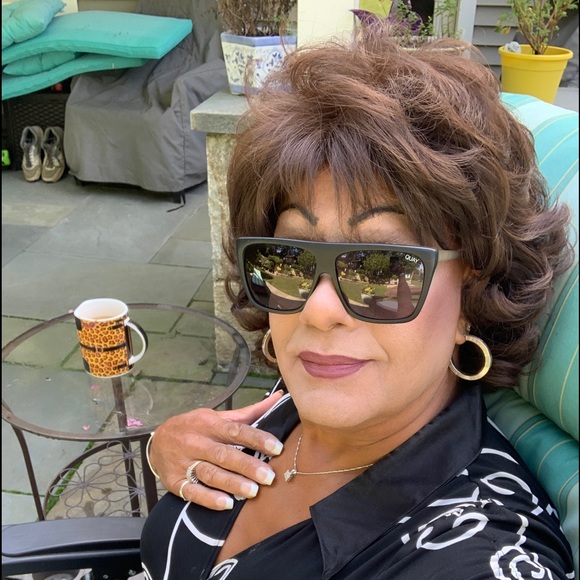 Meet Your Posher - Picture 5 of 16